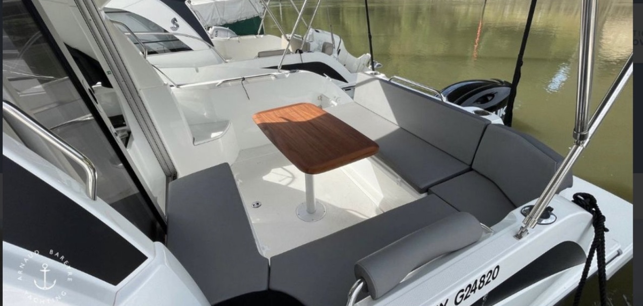 slider 2 Beneteau Antares 8 OB